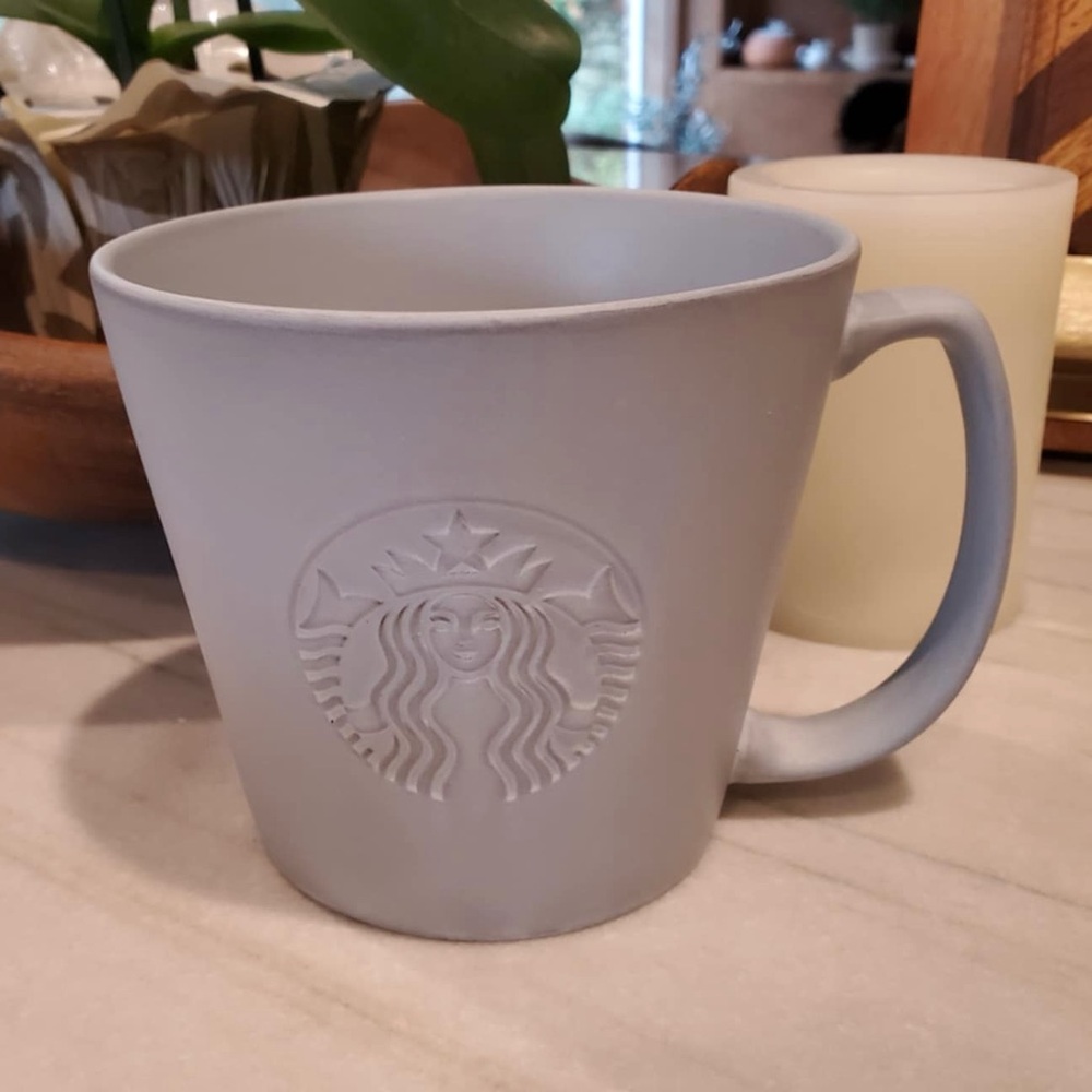 Starbucks Venti Matte Gray Logo Mug - Picture 2 of 7